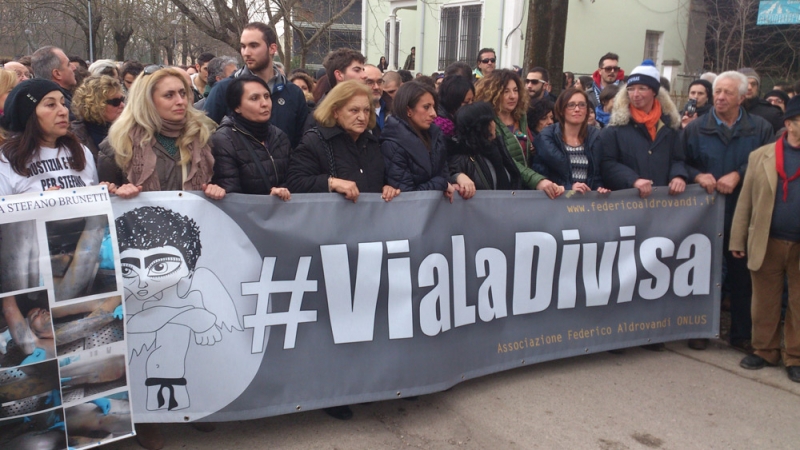 Via la divisa – manifestazione