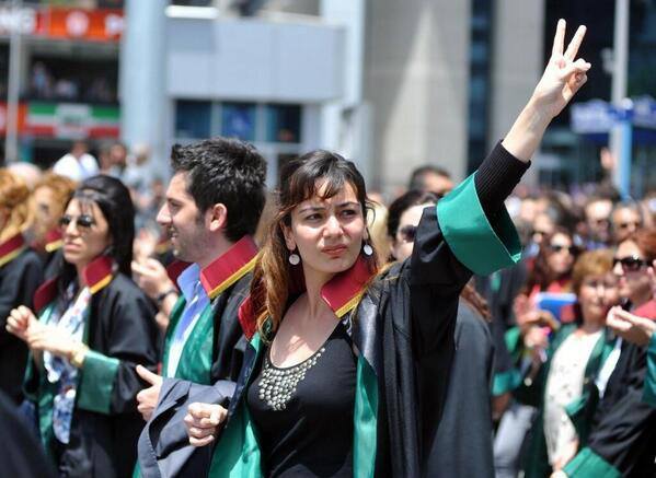 Destituito il Consiglio dell’Ordine degli Avvocati di Istanbul- prosegue la politica della persecuzione del dissenso in Turchia