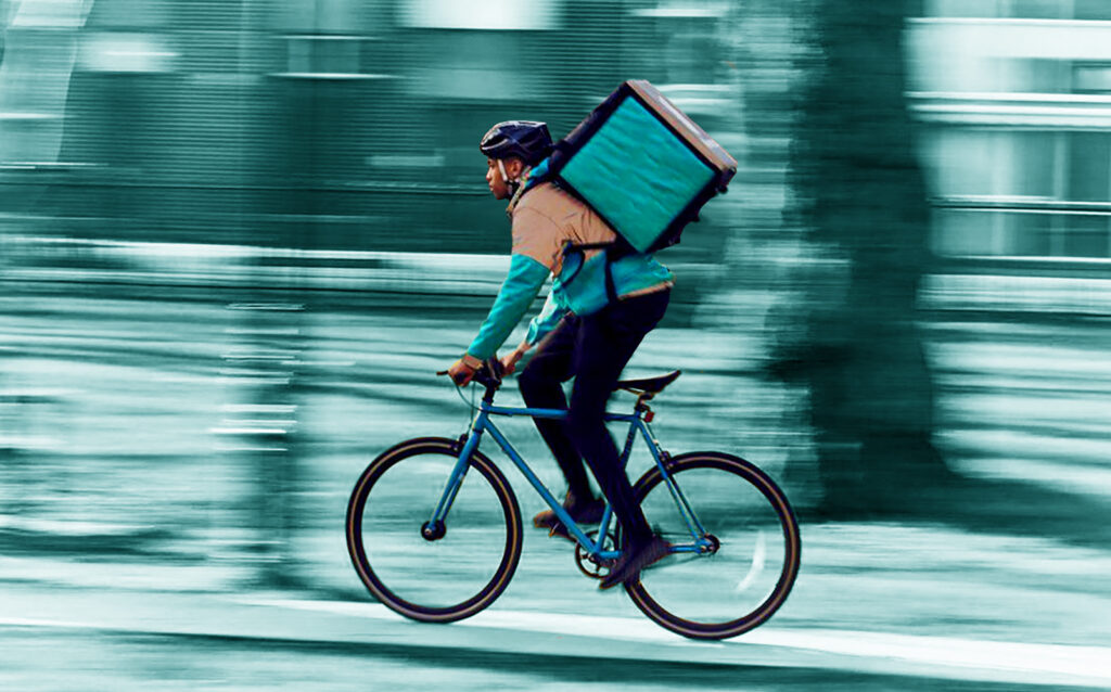 Le trasformazioni del mondo del lavoro: dal caporalato digitale dei riders alla Direttiva Europea sul lavoro di piattaforma