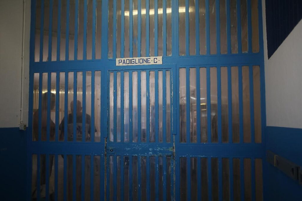 Agenti penitenziari accusati di tortura nel carcere Le Vallette: il processo si avvia a conclusione. Ne parliamo con l’Avv. Simona Filippi